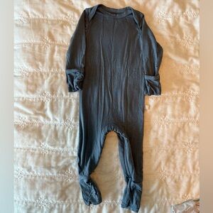 NWOT Gunamuna Convertible Pajama - Hush Grey - 0-3 Months - Stretchy Bamboo